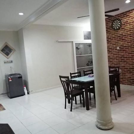 Sri Wang Homestay @ Арау Екстер'єр фото