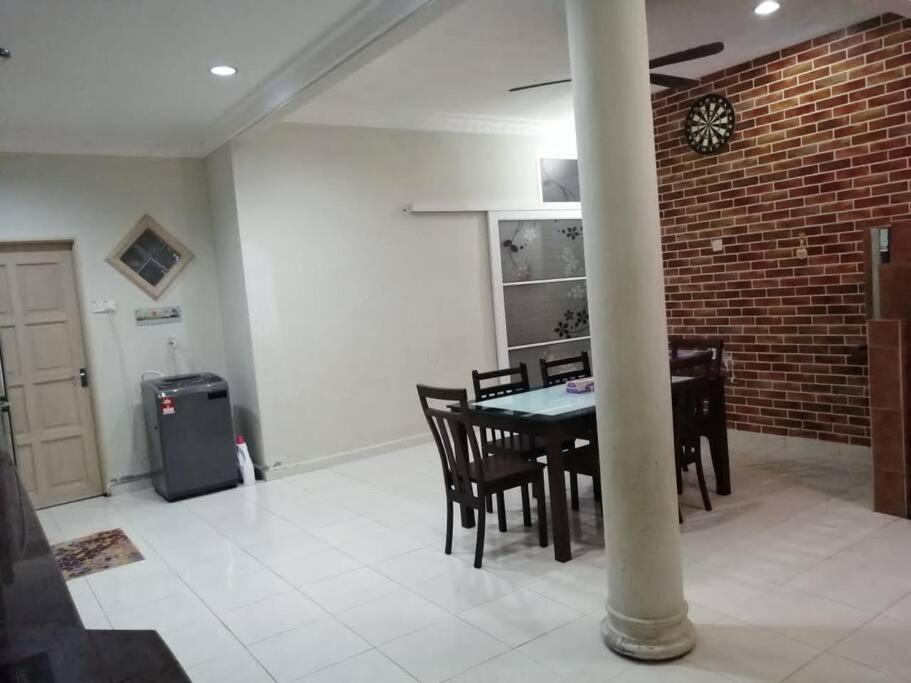 Sri Wang Homestay @ Арау Екстер'єр фото
