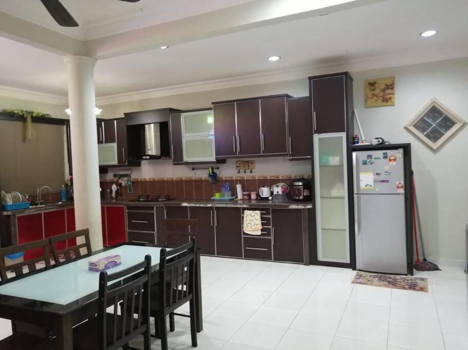 Sri Wang Homestay @ Арау Екстер'єр фото